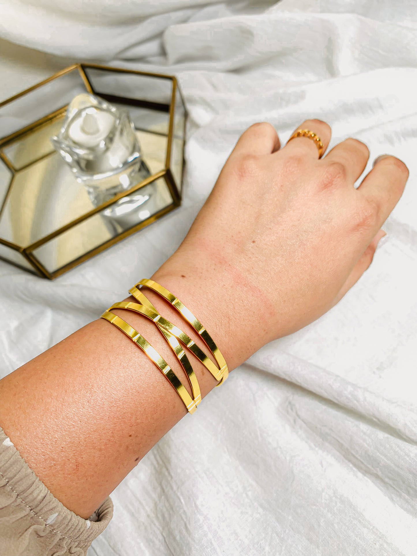 BOLD BEAUTY CUFF