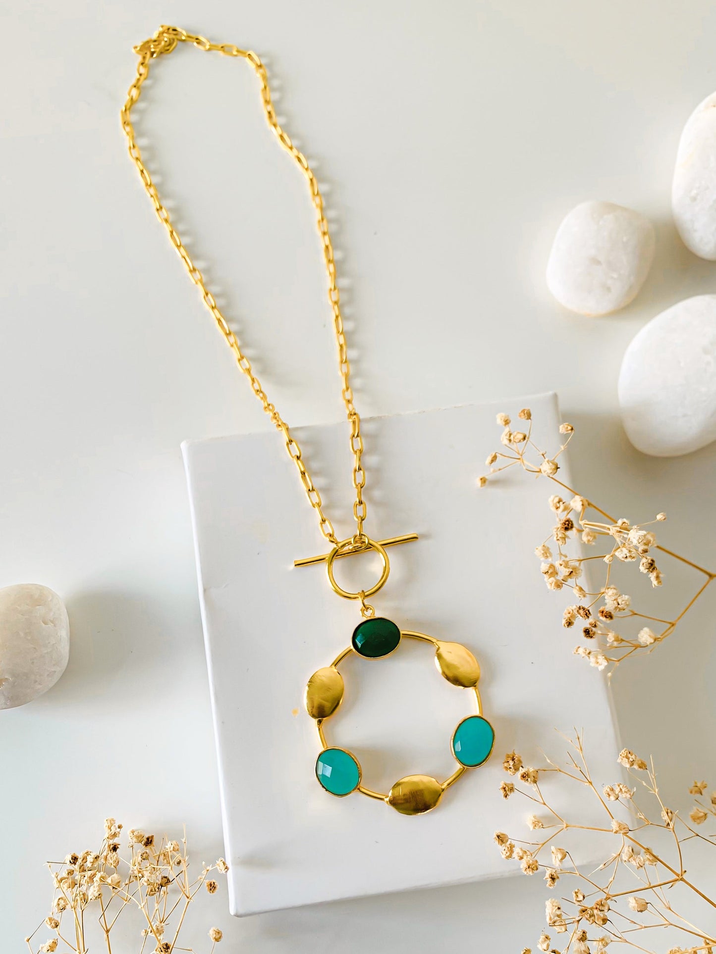 THE BLOOMY AQUA NECKLACE