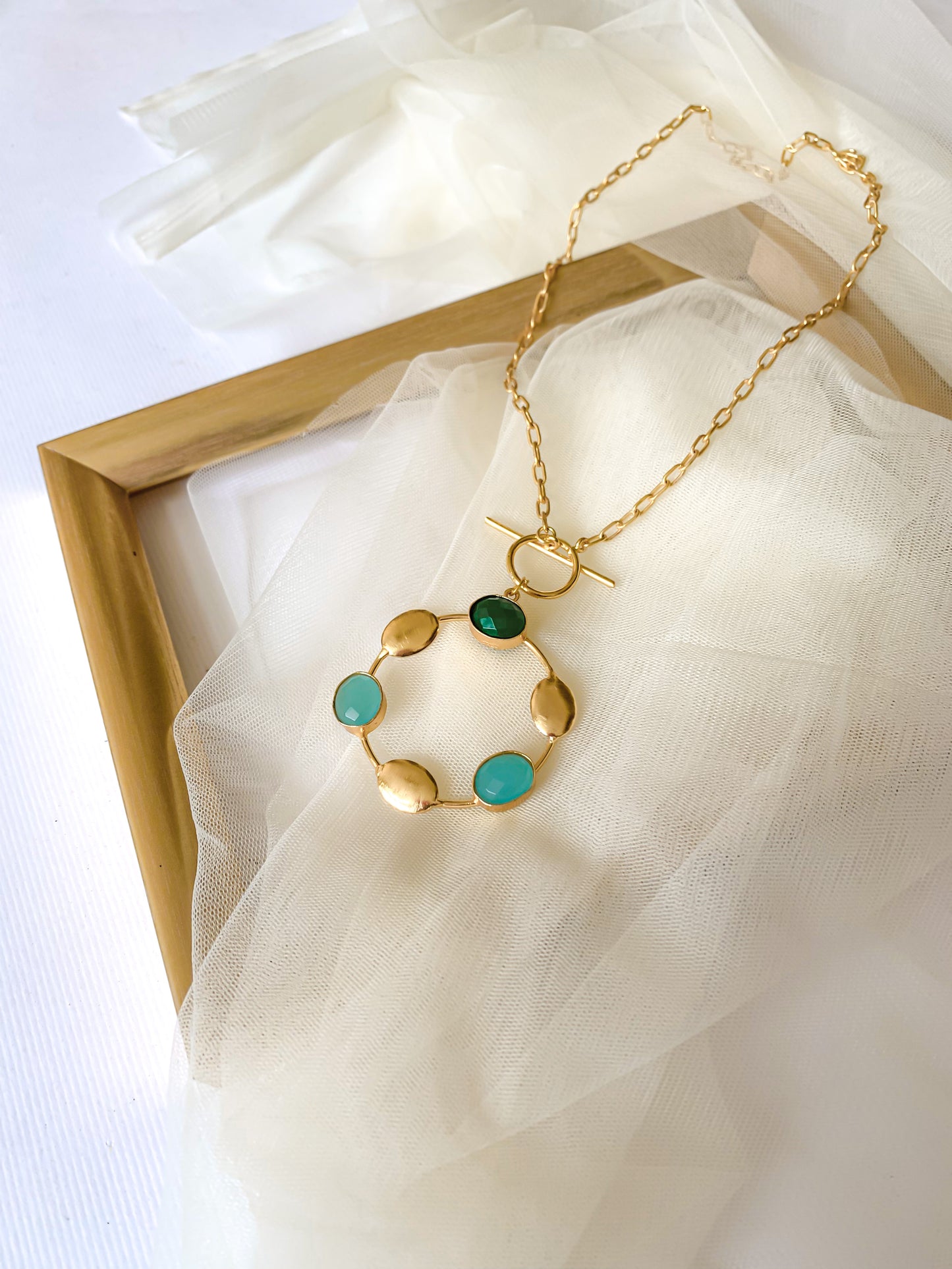 THE BLOOMY AQUA NECKLACE